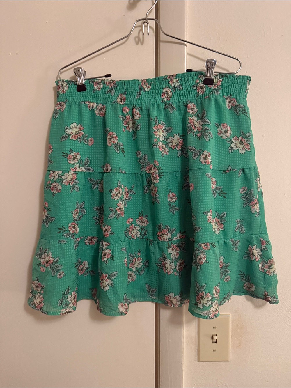 LOFT Green Floral Tiered Skirt